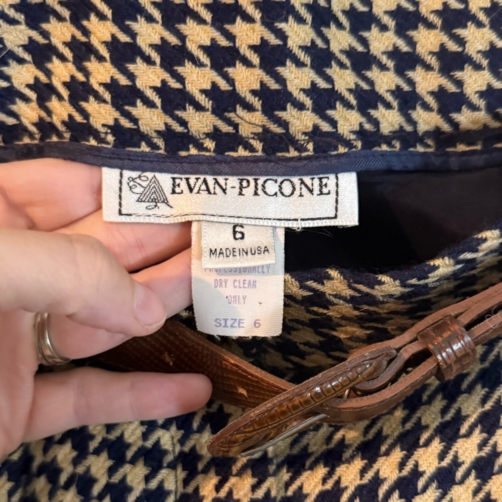 Evan Picone Vintage Houndstooth Patterned Skirt with Belt, Size 6 - Picture 7 of 8